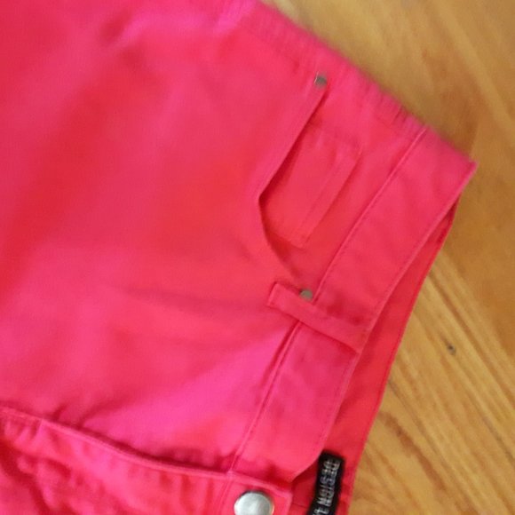 Pink jeans! - Picture 2 of 3